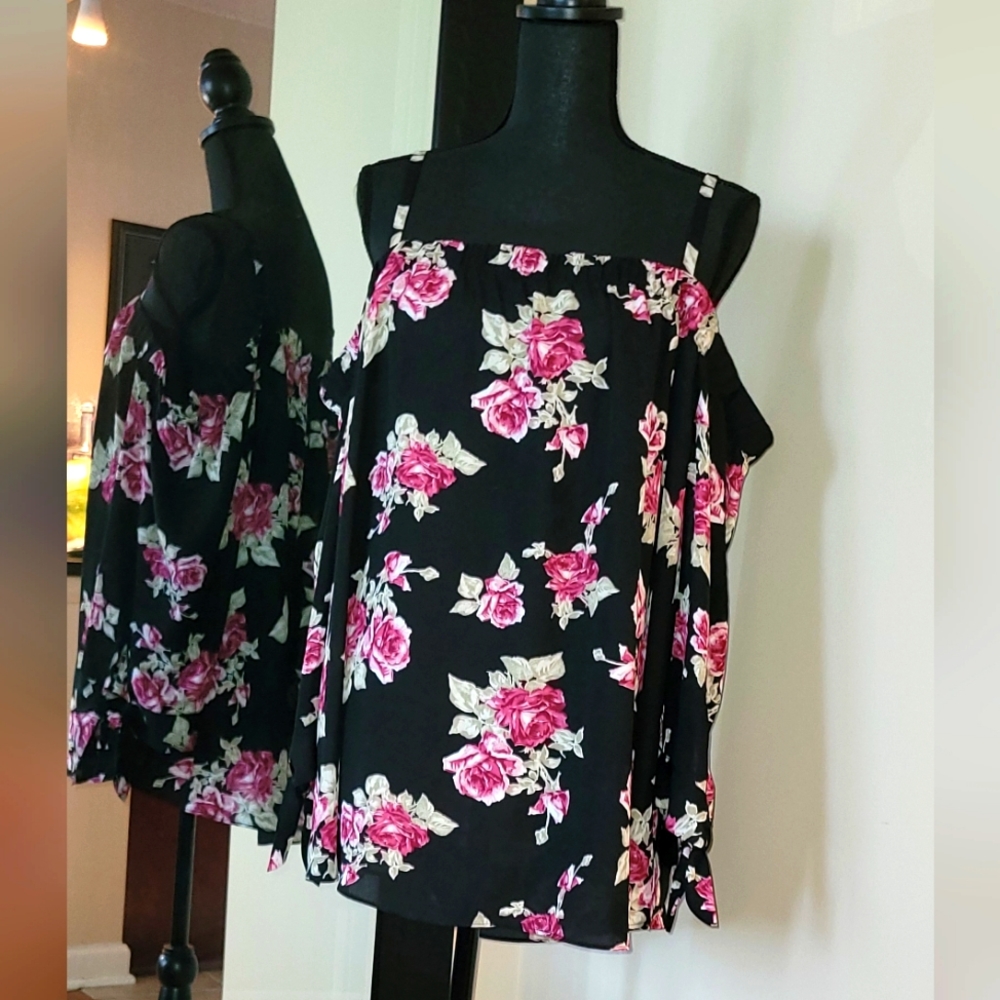 Womens Top Floral/Black